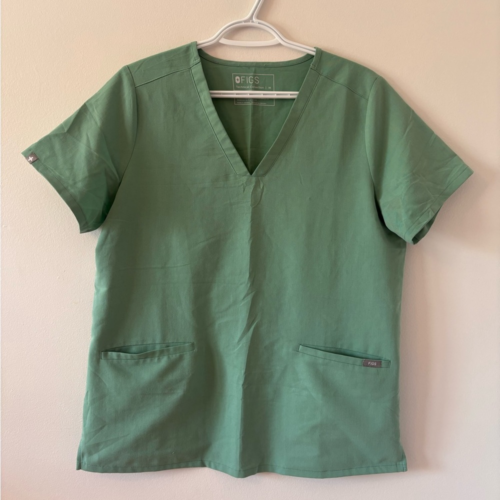 FIGS Casma Three-Pocket Scrub Top M
